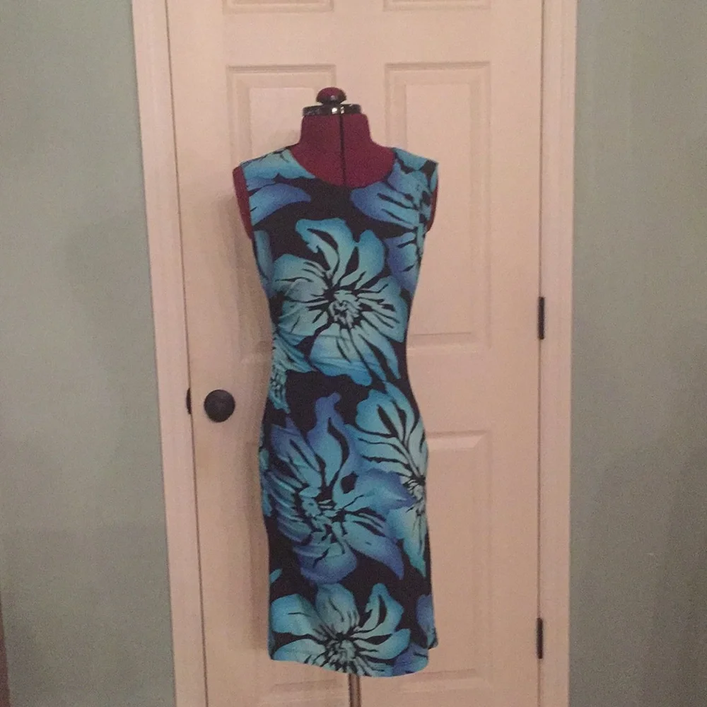 Sexy cache blue floral dress - Picture 2 of 7